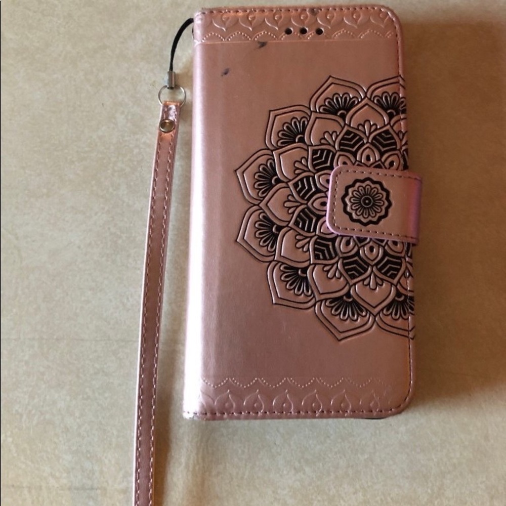 iPhone 8 Plus wallet case!! Barely used.